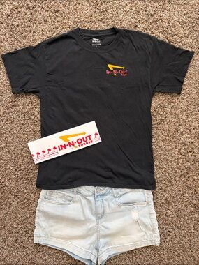 In-N-Out Burger Black Logo Tee w/ Iconic Paper Hat, Size Large, California